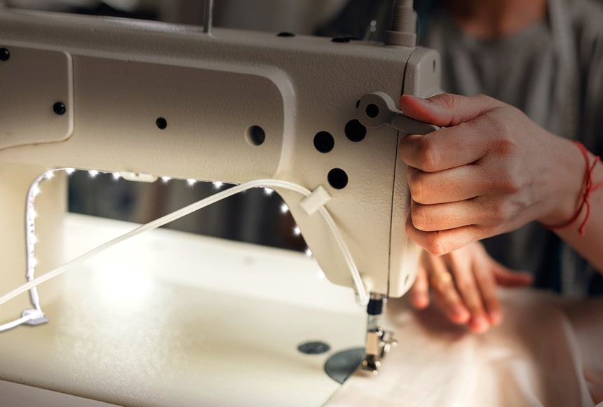 5 Best Mechanical Sewing Machines – Reliable and Easy-to-Use Models for Everyone! (Summer 2022)