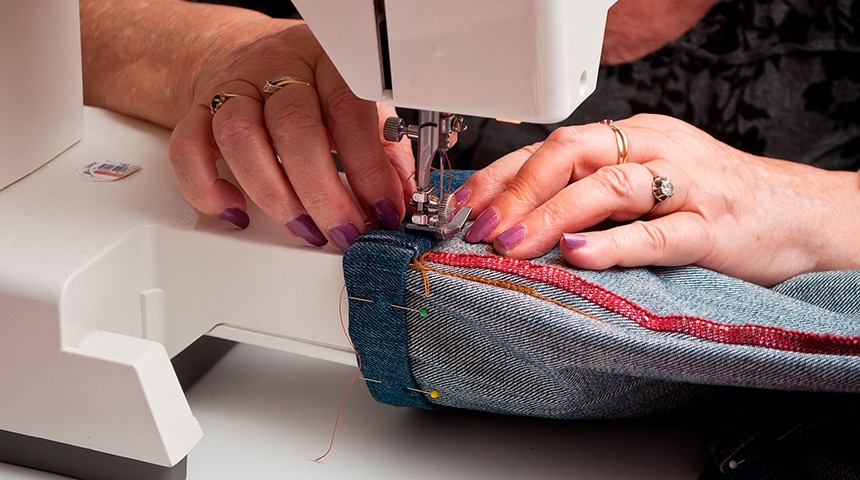 6 Best Sewing Machines for Jeans to Handle Multiple Layers of Tough Fabrics (Summer 2022)