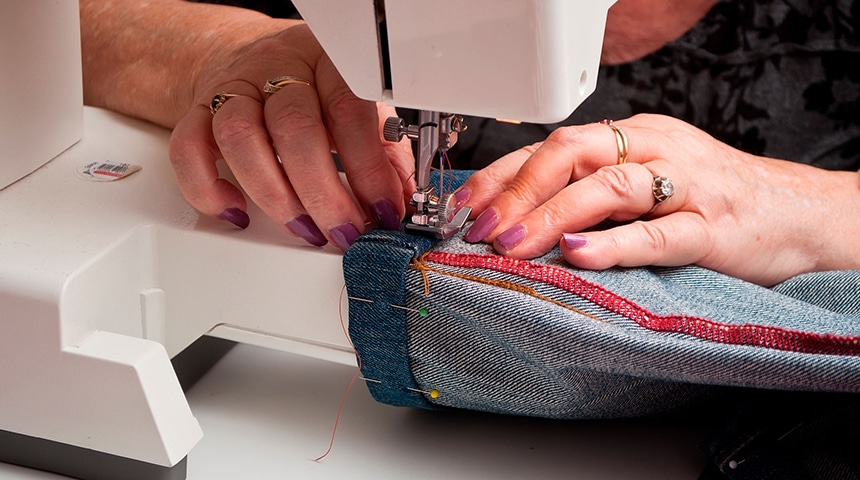 6 Best Sewing Machines for Jeans to Handle Multiple Layers of Tough Fabrics