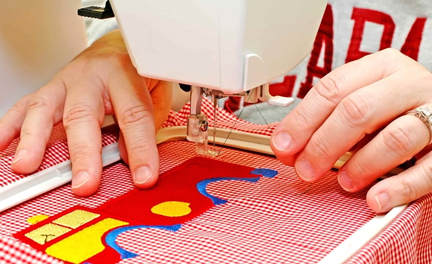 5 Best Sewing Machines for Monogramming – Decorate Items with Letters and Phrases! (Summer 2022)