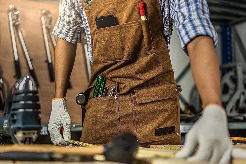 10 Best Woodworking Aprons to Make Your Crafting Comfortable