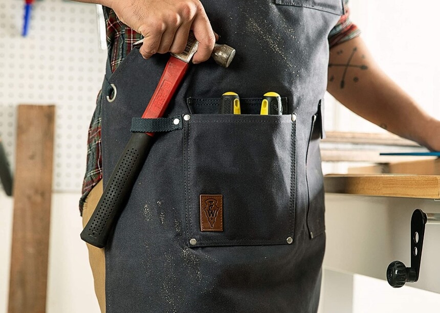 10 Best Woodworking Aprons to Make Your Crafting Comfortable