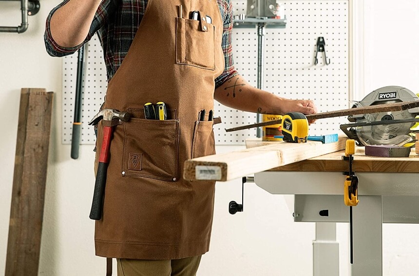 10 Best Woodworking Aprons to Make Your Crafting Comfortable