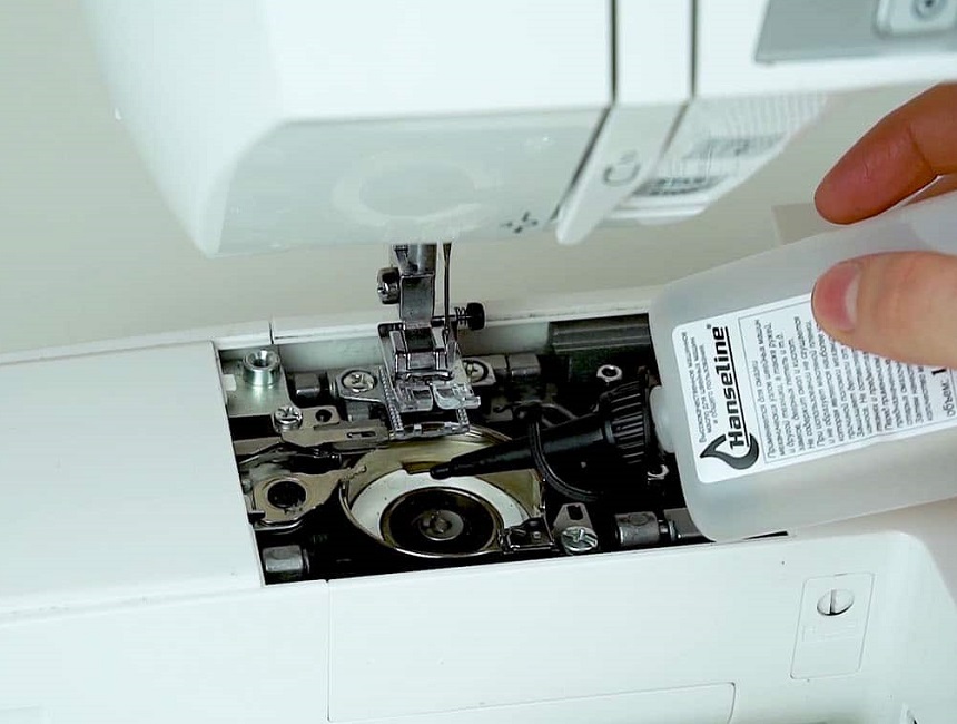 How to Oil a Sewing Machine in 4 Steps