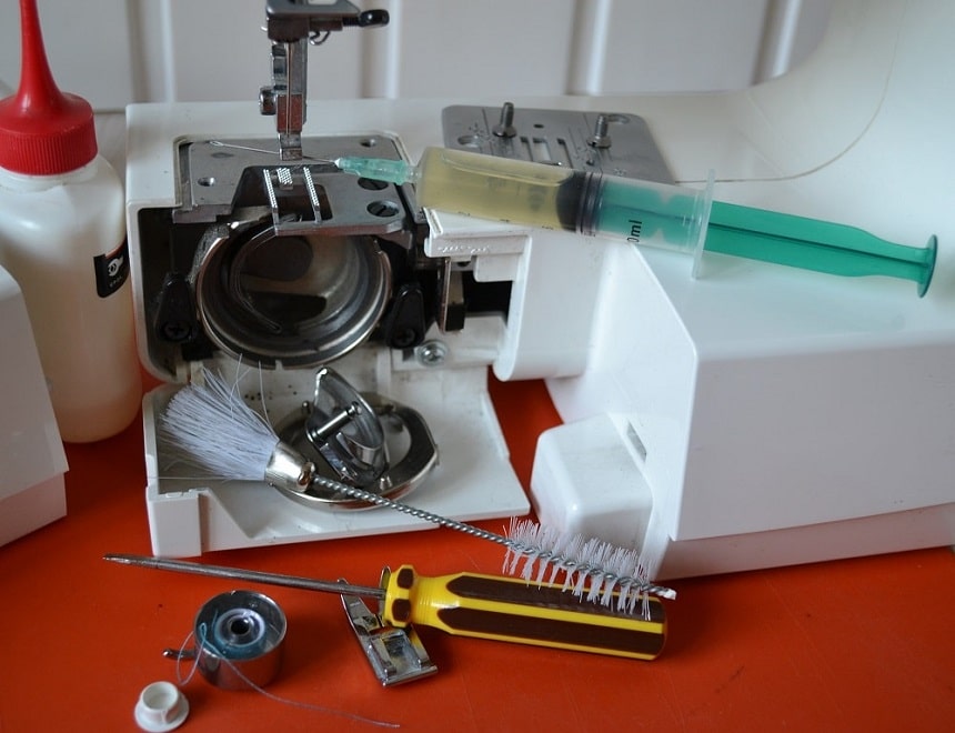 How to Oil a Sewing Machine in 4 Steps