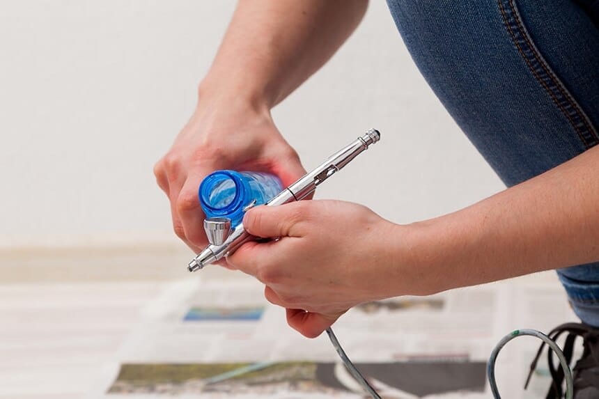 How to Thin Acrylic Paint for Airbrush: 4 Methods for Any Occasion