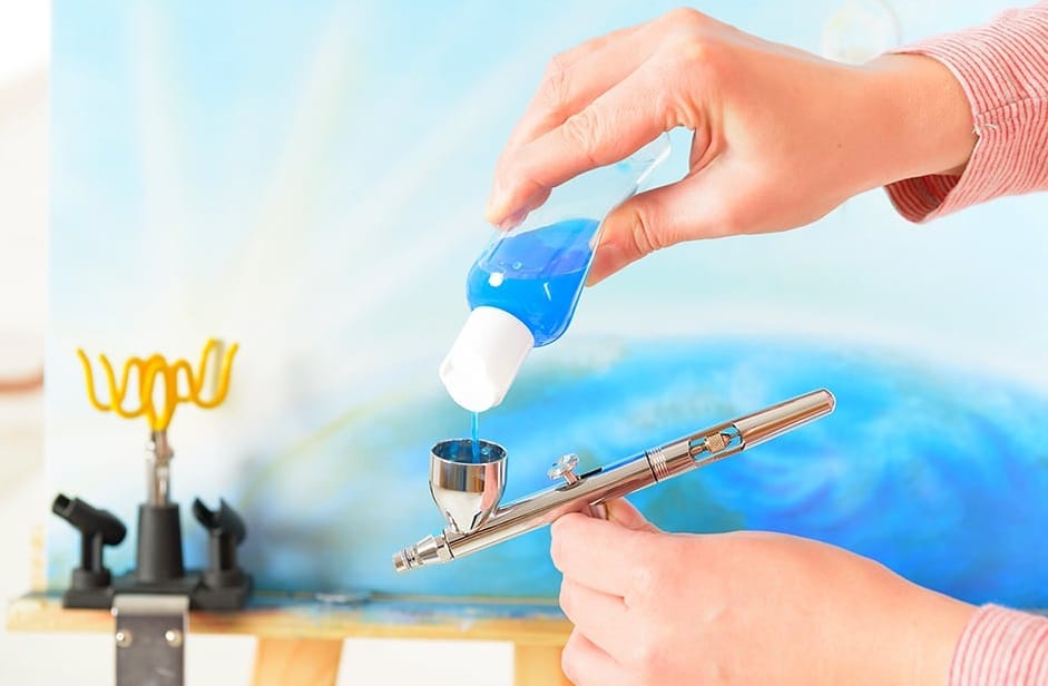 How to Mix Airbrush Paint: Basics and Thinning Tips